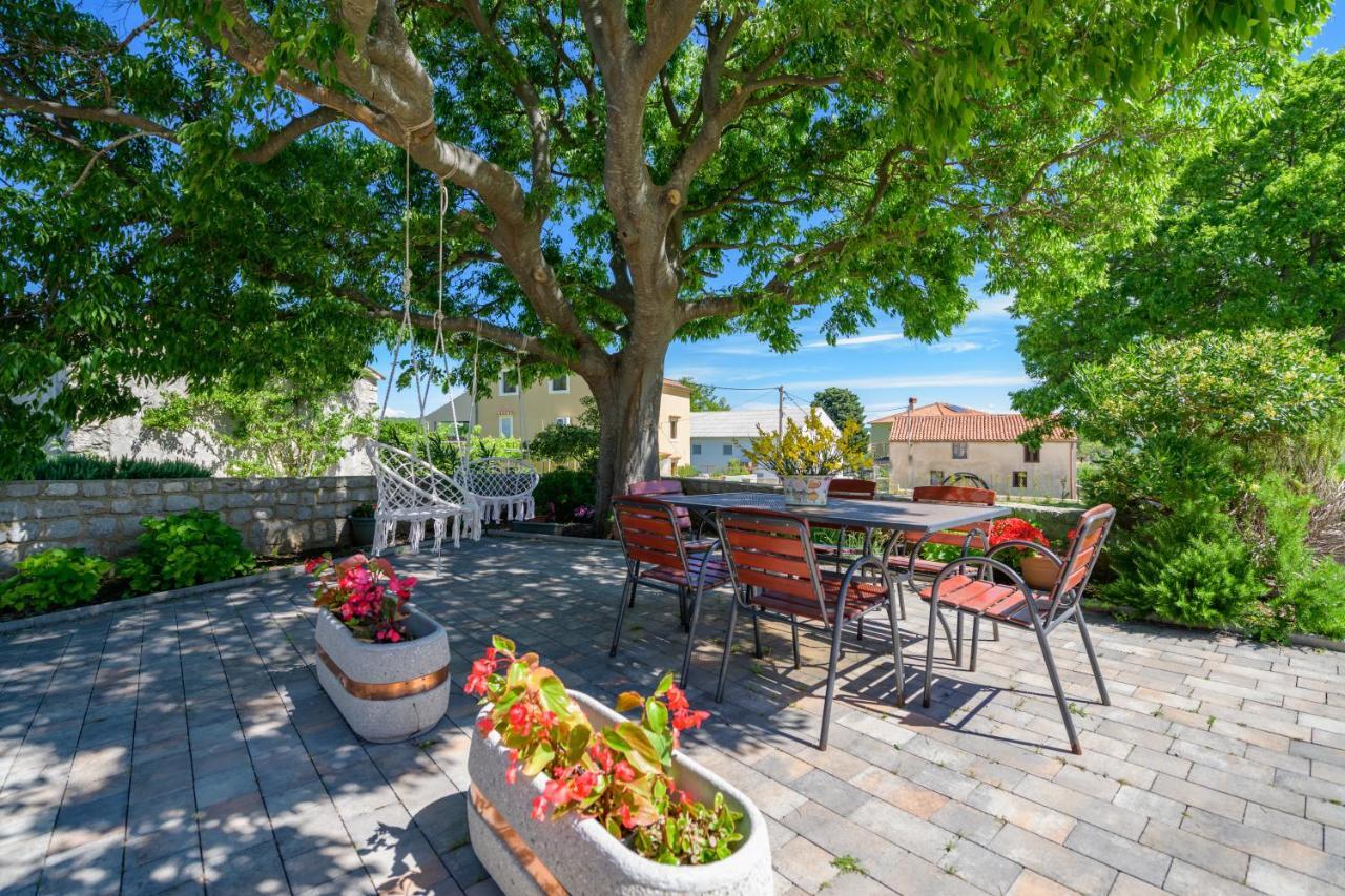 נזרין Apartments Marina Veskovic מראה חיצוני תמונה