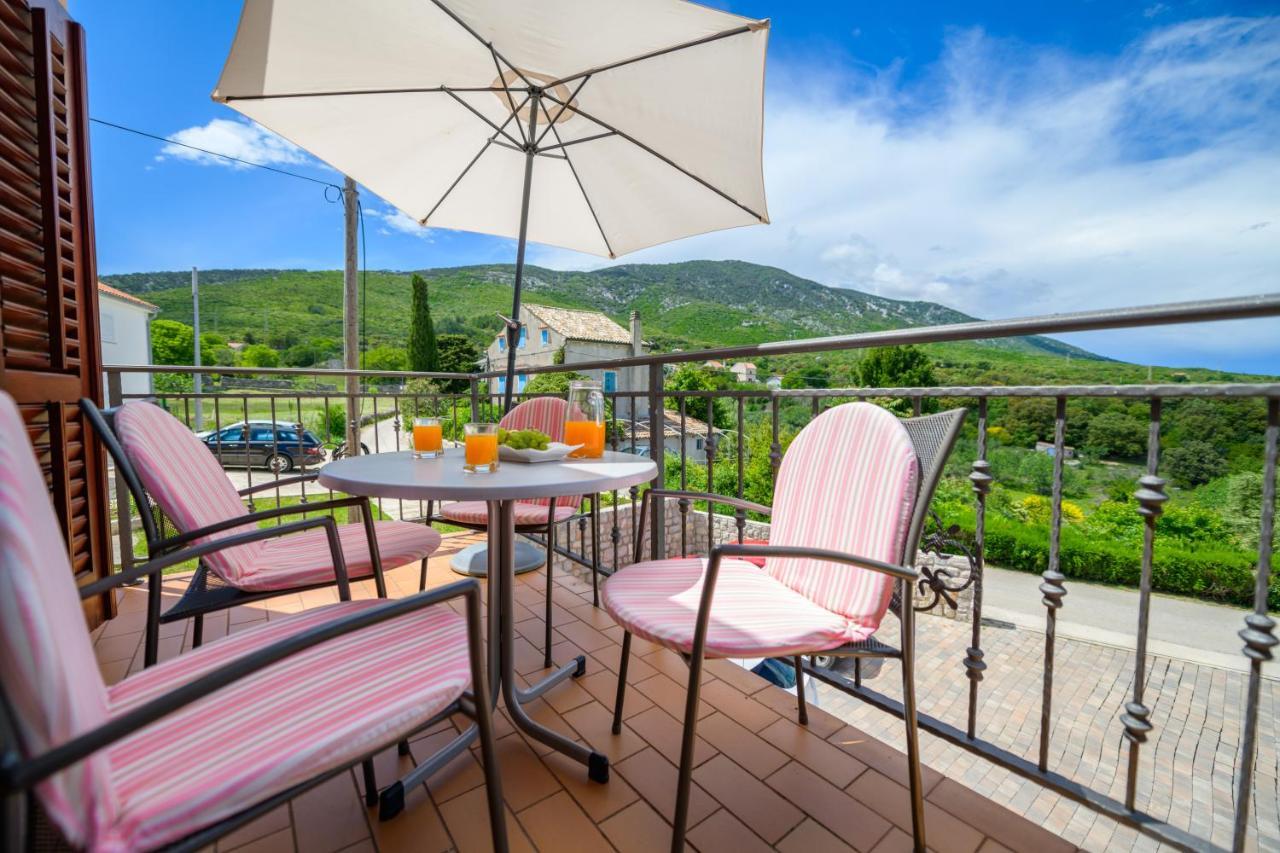 נזרין Apartments Marina Veskovic מראה חיצוני תמונה