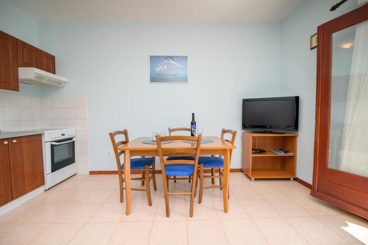 נזרין Apartments Marina Veskovic מראה חיצוני תמונה